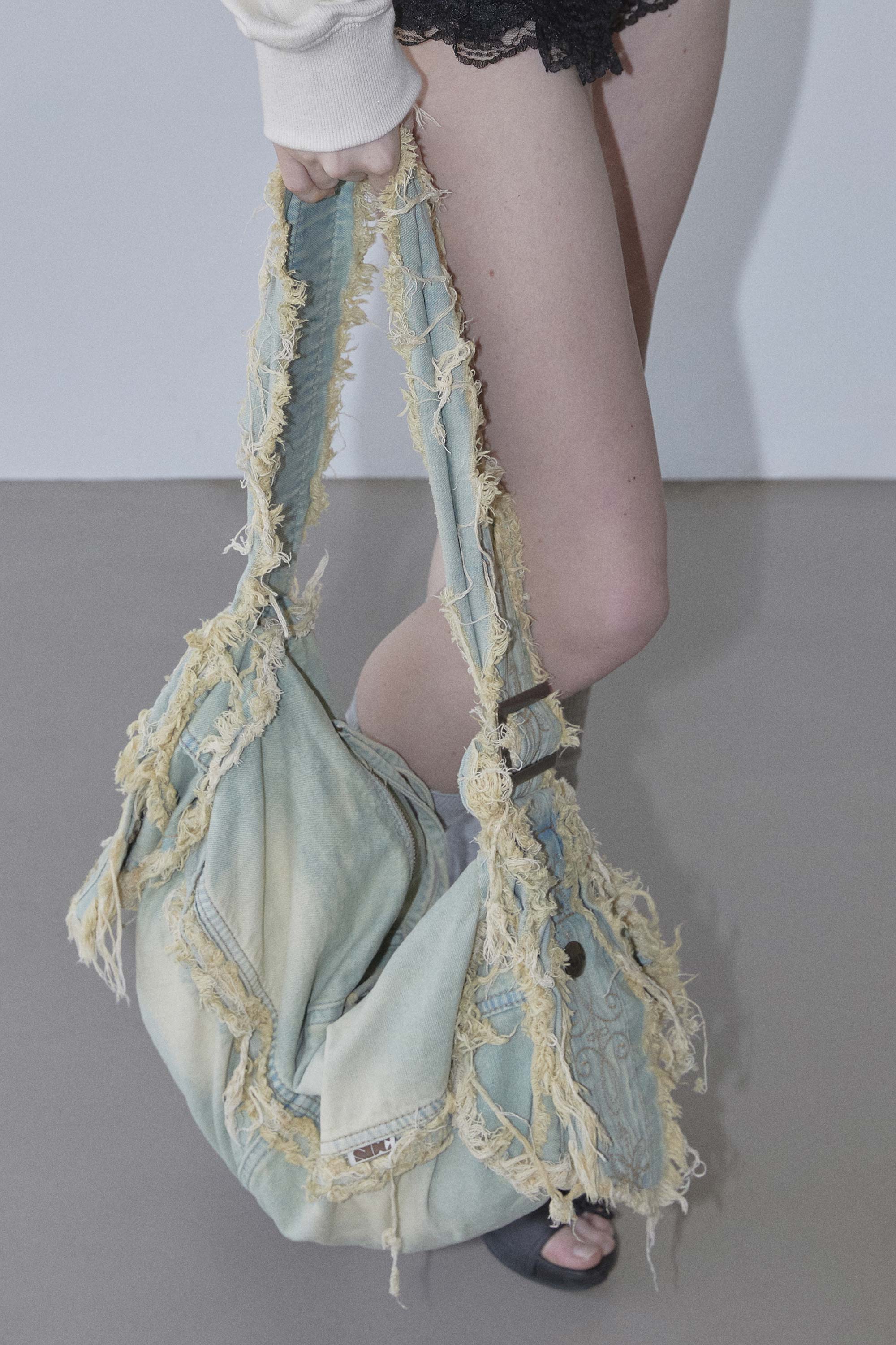 Destroyed Denim Duffel Bag Vintage Ice - Image 3